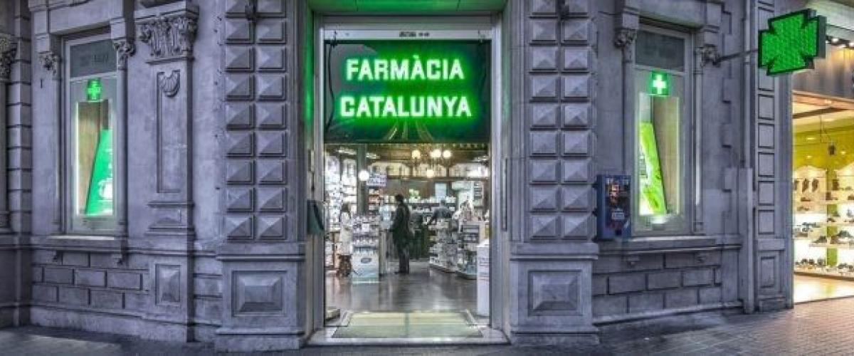 Las farmacias catalanas reciben el permiso para comunicar positivos por COVID para reducir el tránsito en los centros de salud